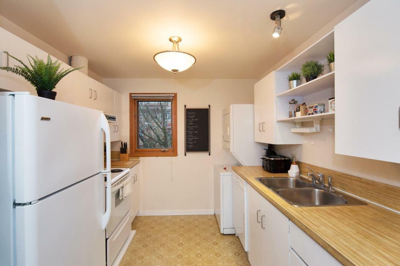 Billion Dollar Views In A Beautiful Fairview Slopes Heritage House Apartment Vancouver Ngoại thất bức ảnh